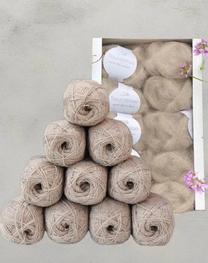 1 Kilo Uldgarn 300 m   10 ngl. Kidmohair